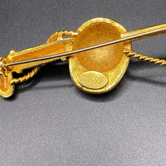 Maeve Carr New York GoldTone Equestrian Jockey Riding Crop & Cap Brooch - Picture 5 of 11